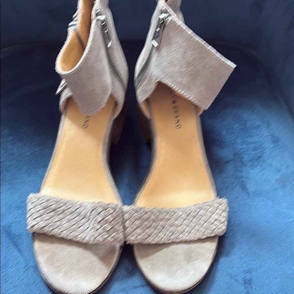 Lucky Brand Nichele Taupe Grey Block Heel Sandals Suede Size 9.5M - Picture 5 of 11